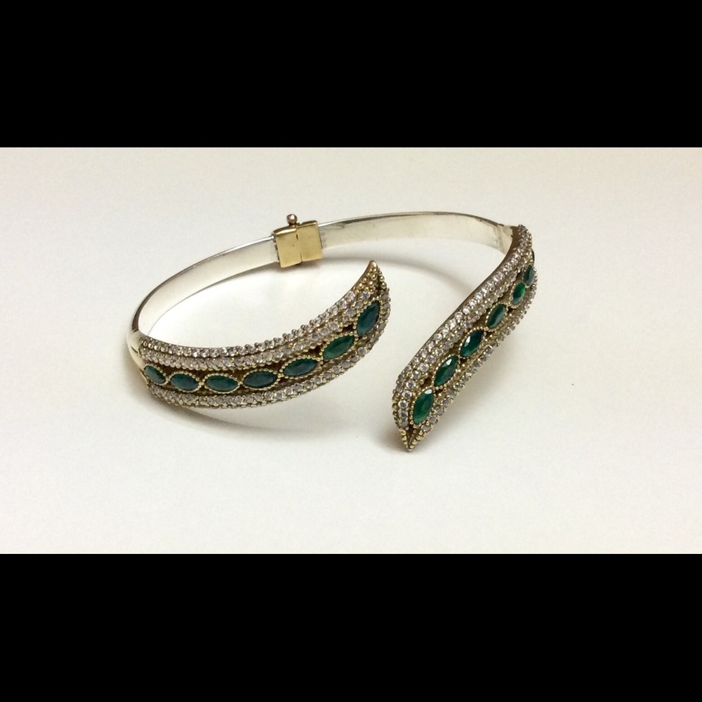 New 925K STERLING SILVER EMERALD TOPAZ BANGLE
